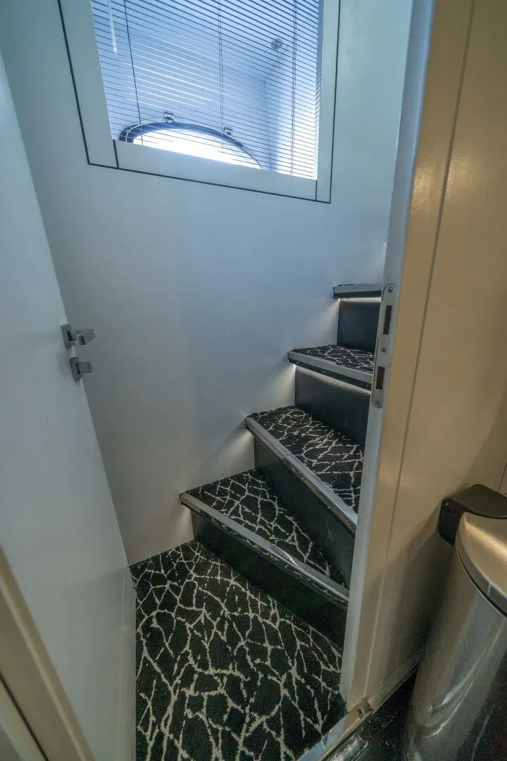 Slide: The Image of Pershing 80 2010 - 4562008