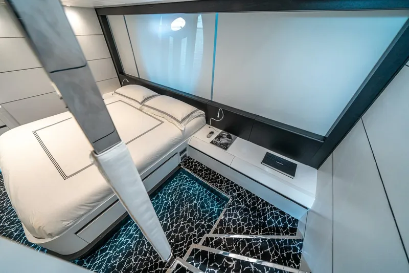 Slide: The Image of Pershing 80 2010 - 4562010