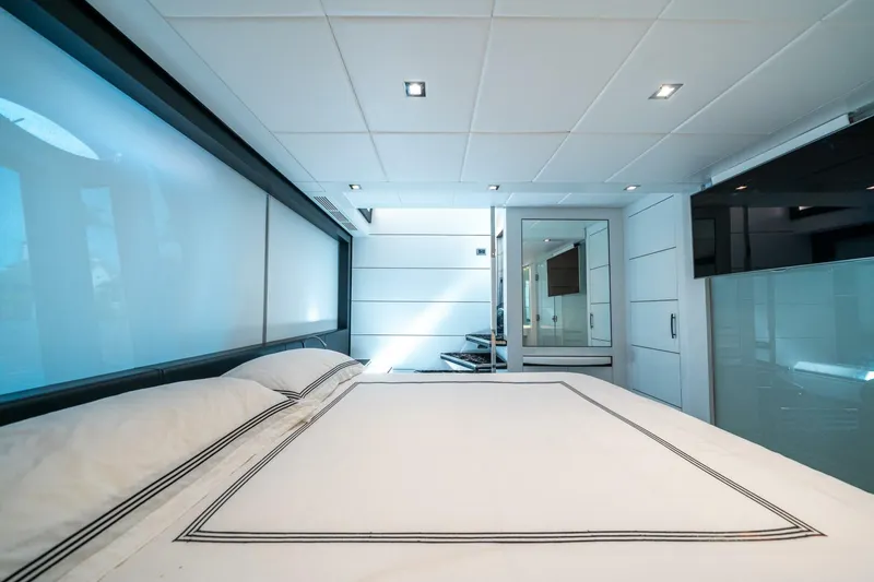 Slide: The Image of Pershing 80 2010 - 4562014