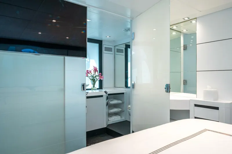 Slide: The Image of Pershing 80 2010 - 4562015