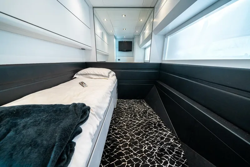 Slide: The Image of Pershing 80 2010 - 4562021