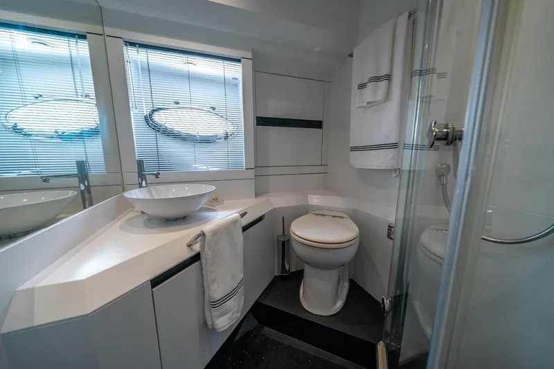 Slide: The Image of Pershing 80 2010 - 4562024