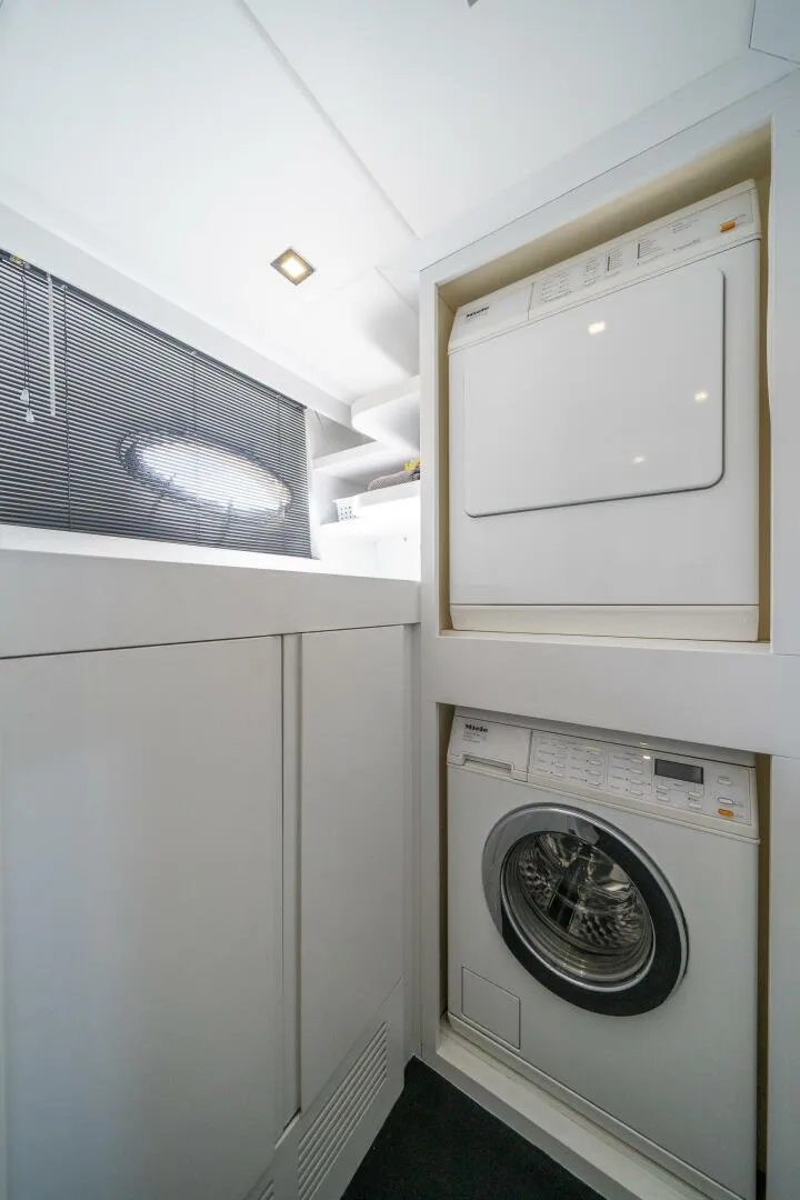 Slide: The Image of Pershing 80 2010 - 4562029