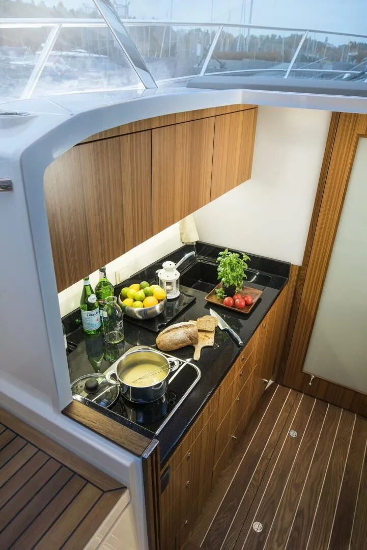 Slide: The Image of Marex 310 Sun Cruiser 2026 - 4562206