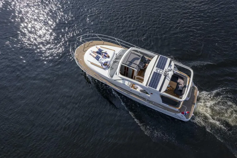 Slide: The Image of Marex 310 Sun Cruiser 2026 - 4562193