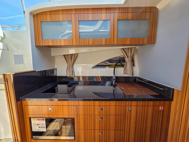 Slide: The Image of Marex 310 Sun Cruiser 2026 - 6062068