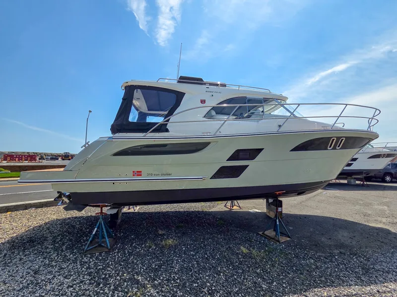 Slide: The Image of Marex 310 Sun Cruiser 2026 - 6062032