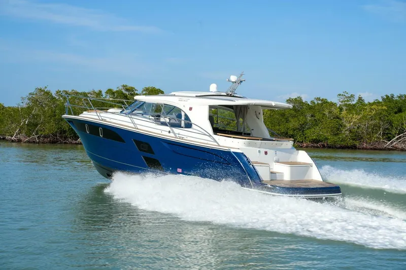 Slide: The Image of Marex 360 Cabriolet Cruiser 2026 - 5059004