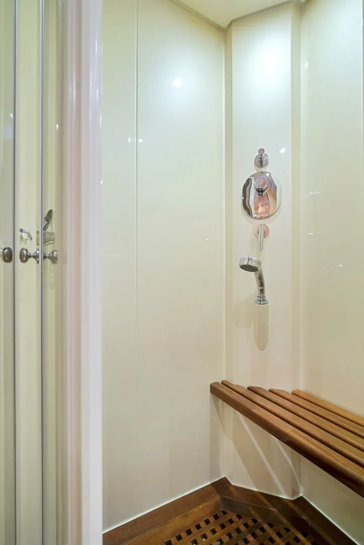 Slide: The Image of Mangusta 72 2001 - 4564637