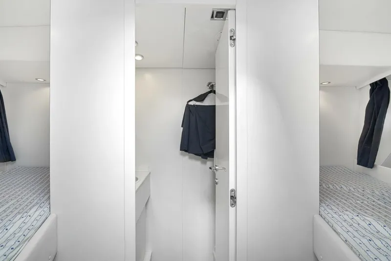 Slide: The Image of Mangusta 72 2001 - 4564658