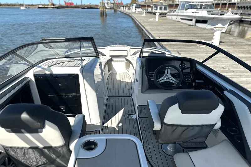 Slide: The Image of Yamaha 242 SE LIMITED 2020 - 13