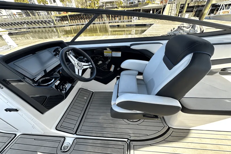 Slide: The Image of Yamaha 242 SE LIMITED 2020 - 15