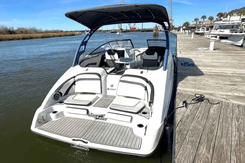 Slide: The Image of Yamaha 242 SE LIMITED 2020 - 2