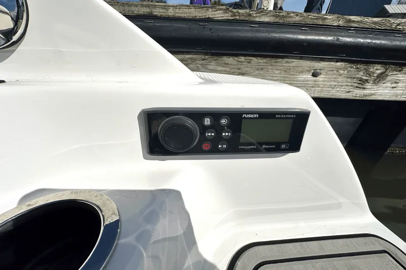 Slide: The Image of Yamaha 242 SE LIMITED 2020 - 7