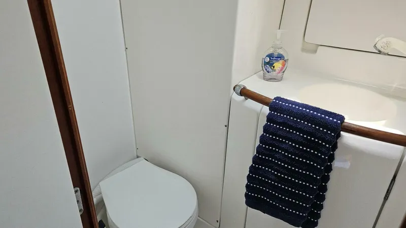 Slide: The Image of Beneteau Limited Edition 411 2002 - 4568311