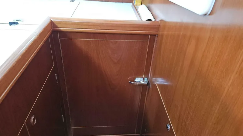 Slide: The Image of Beneteau Limited Edition 411 2002 - 4568326