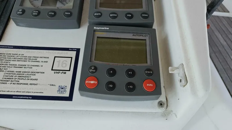 Slide: The Image of Beneteau Limited Edition 411 2002 - 4568336