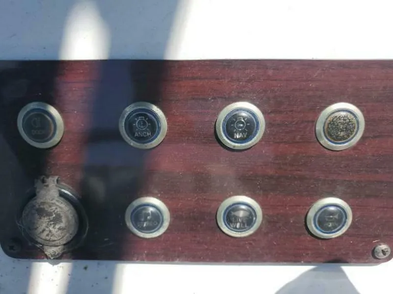 Slide: The Image of Lexington 521 TRITOON 2022 - 4568217