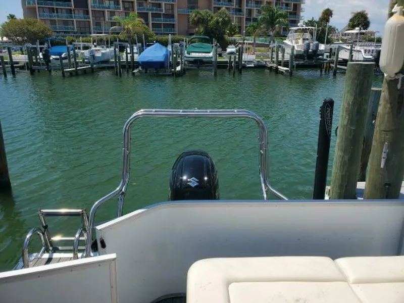 Slide: The Image of Lexington 521 TRITOON 2022 - 4568220