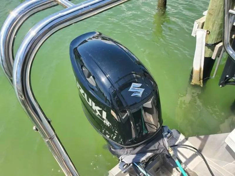 Slide: The Image of Lexington 521 TRITOON 2022 - 4568221