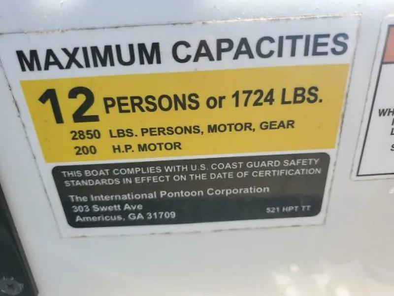 Slide: The Image of Lexington 521 TRITOON 2022 - 4568219