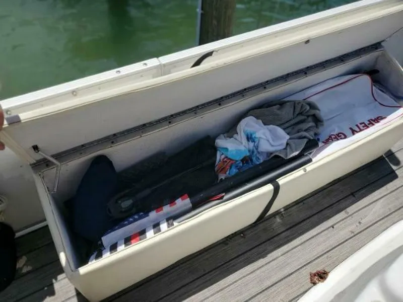 Slide: The Image of Lexington 521 TRITOON 2022 - 4568214