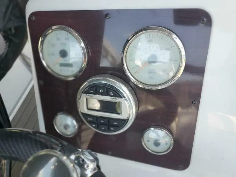 Slide: The Image of Lexington 521 TRITOON 2022 - 4568216