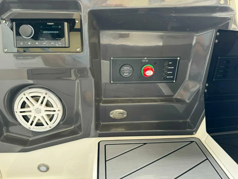 Slide: The Image of Monterey 278 SS 2022 - 4570271