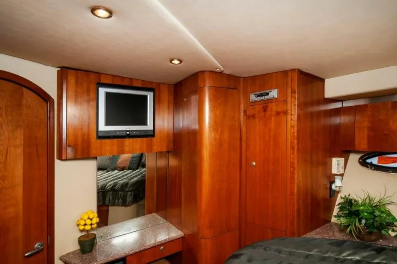 Slide: The Image of  2006 47 Cruisers Master Stateroom - 4570834