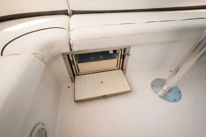 Slide: The Image of  2006 47 Cruisers Flybridge - 4570849