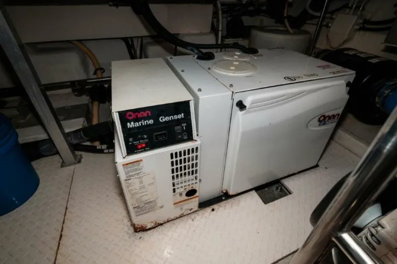 Slide: The Image of  2006 47 Cruisers Generator - 4570855