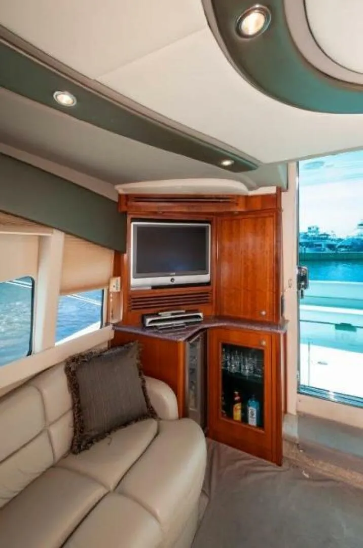 Slide: The Image of  2006 47 Cruisers Salon - 4570824