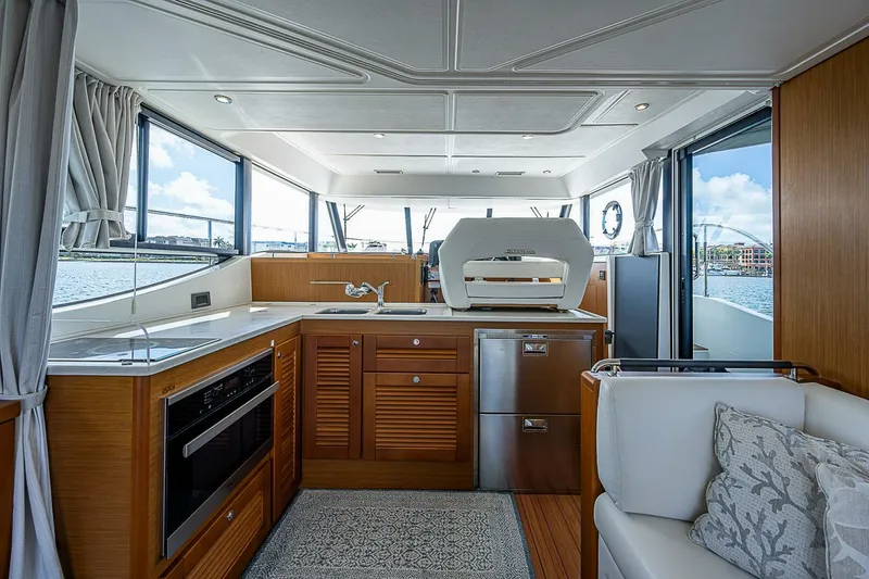 Slide: The Image of Beneteau Swift Trawler 47 2020 - 4570944