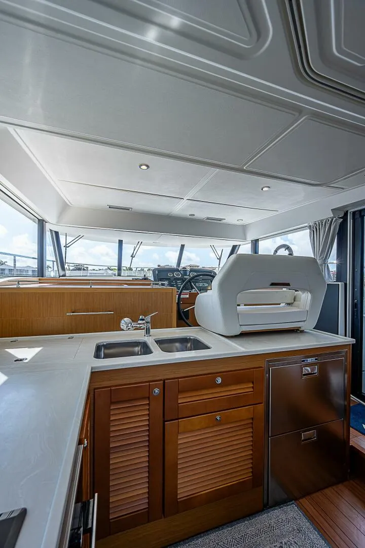 Slide: The Image of Beneteau Swift Trawler 47 2020 - 4570945