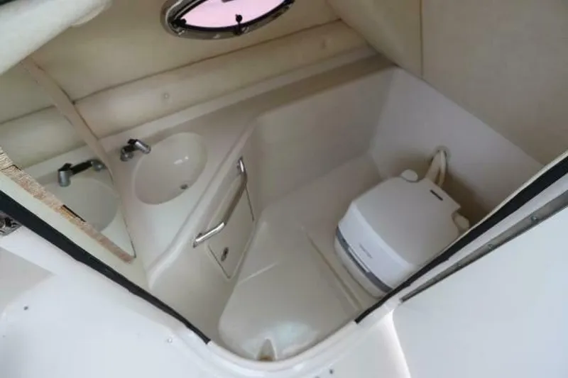 Slide: The Image of Sea Ray 240 Sundeck 2007 - 4571144