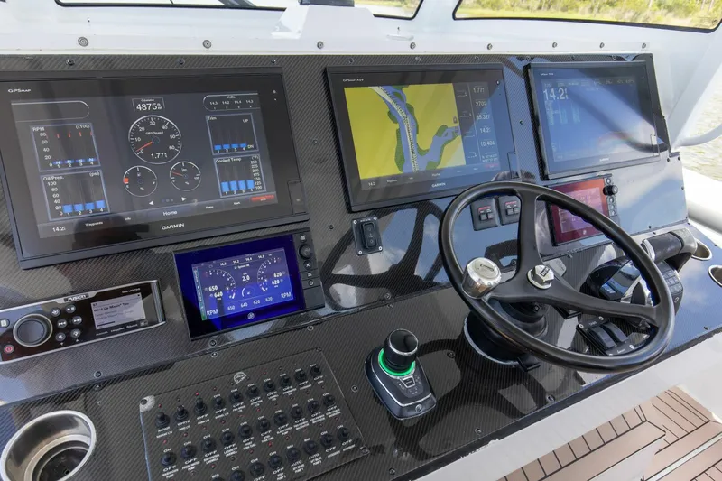 Slide: The Image of 2016 42' Metal Shark 42 Fearless Pretty Work Lower Helm - 4571072