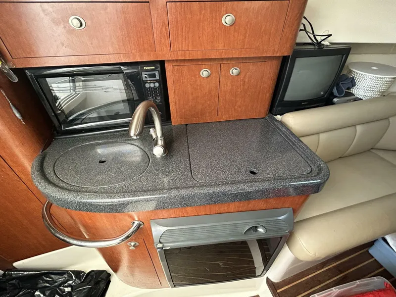 Slide: The Image of Boston Whaler 305 Conquest 2004 - 4574080