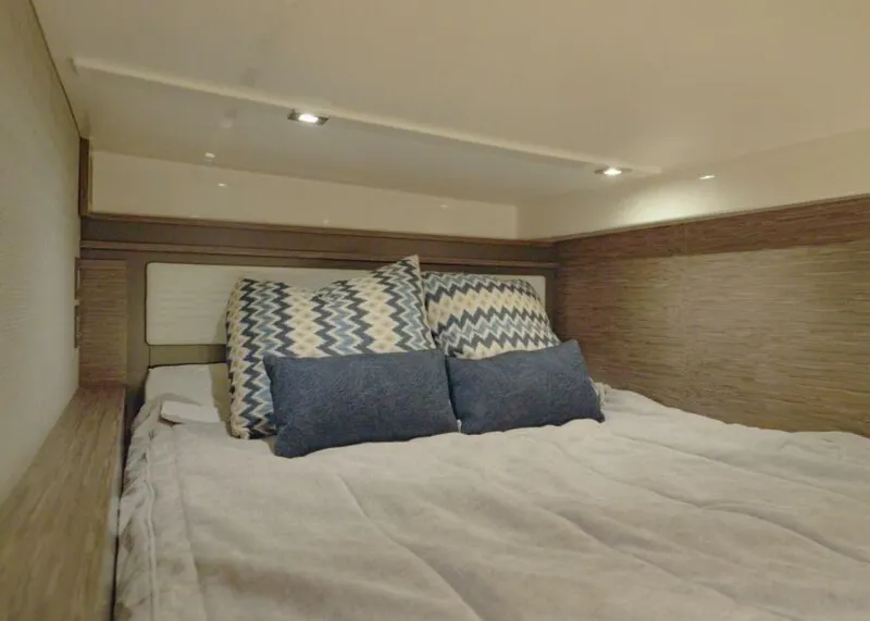 Slide: The Image of Tiara Yachts 43 - Natural Selection - Queen Island Berth 2021 Tiara Yachts 43 LE - Natural Selection - 4574145