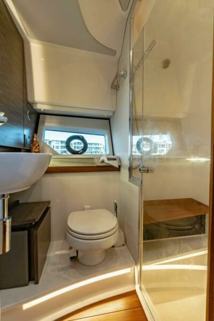 Slide: The Image of Tiara Yachts 43 - Natural Selection - Head 2021 Tiara Yachts 43 LE - Natural Selection - 4574148