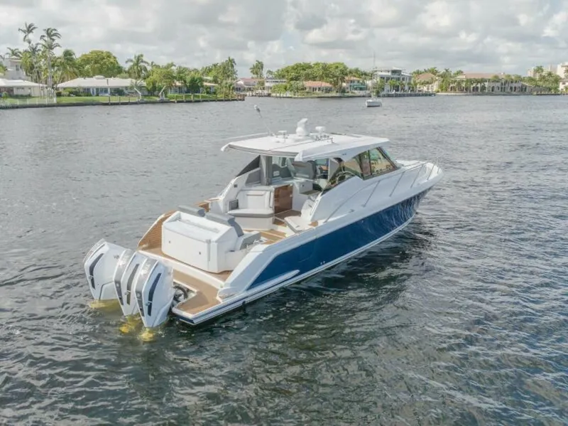 Slide: The Image of Tiara Yachts 43 - Natural Selection - Profile 2021 Tiara Yachts 43 LE - Natural Selection - 4574151