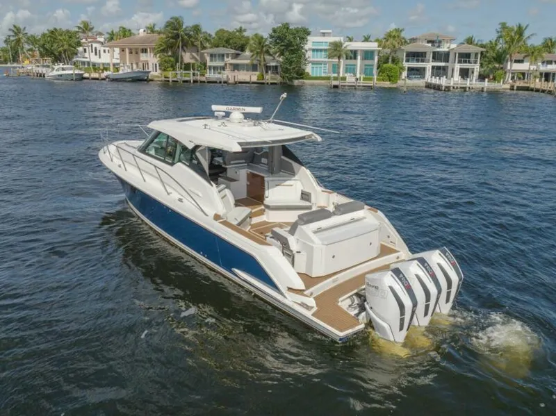 Slide: The Image of Tiara Yachts 43 - Natural Selection - Profile 2021 Tiara Yachts 43 LE - Natural Selection - 4574131