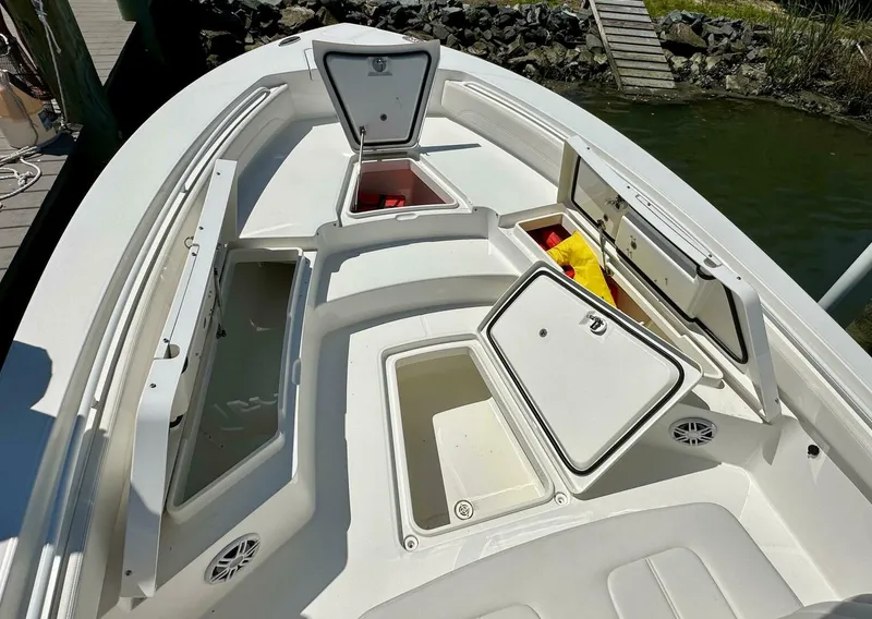 Slide: The Image of Regulator Marine 26XO 2022 - 4575469