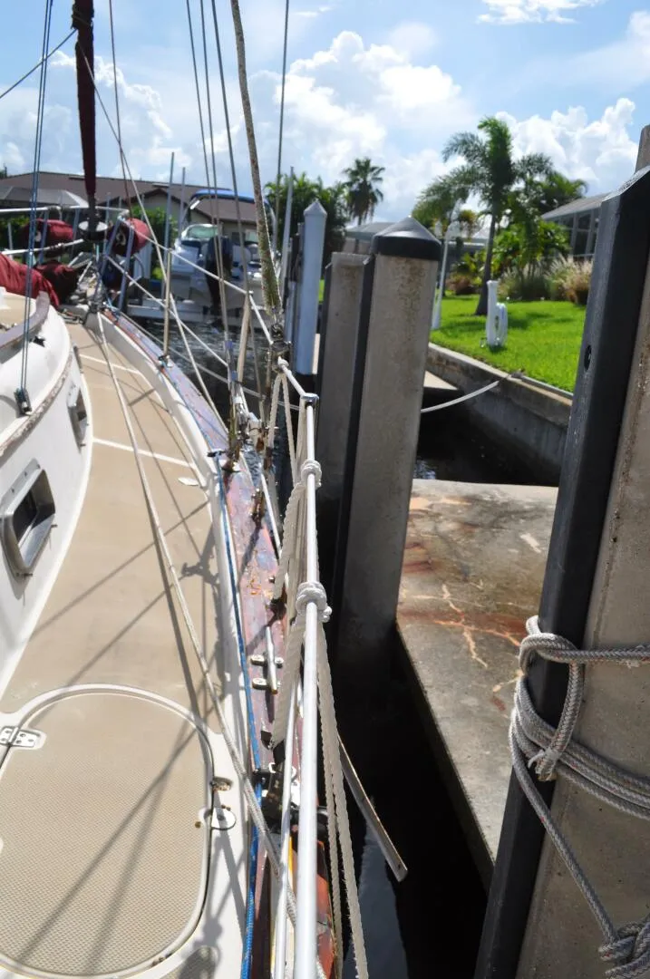 Slide: The Image of Island Packet 35 1989 - 4577096