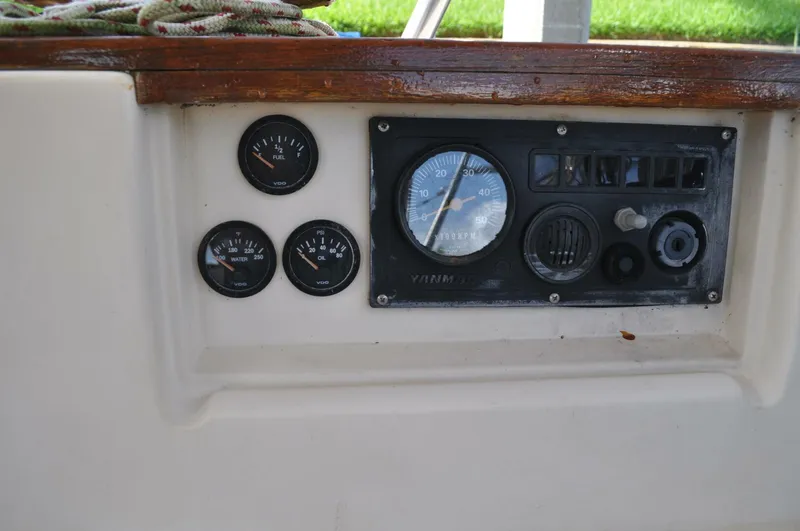 Slide: The Image of Island Packet 35 1989 - 4577137