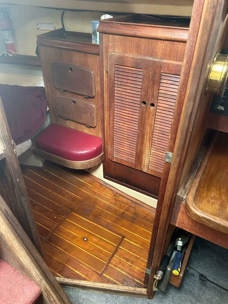 Slide: The Image of Island Packet 35 1989 - 4591075