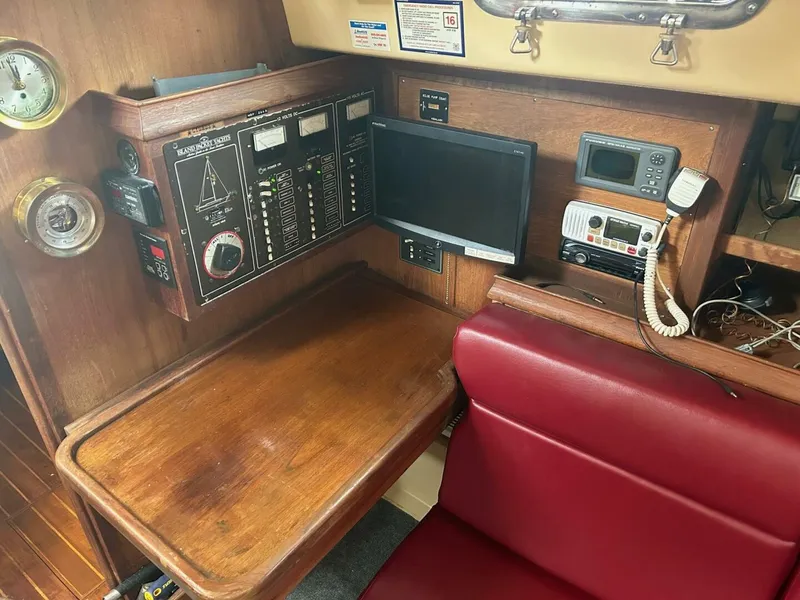 Slide: The Image of Island Packet 35 1989 - 4591086