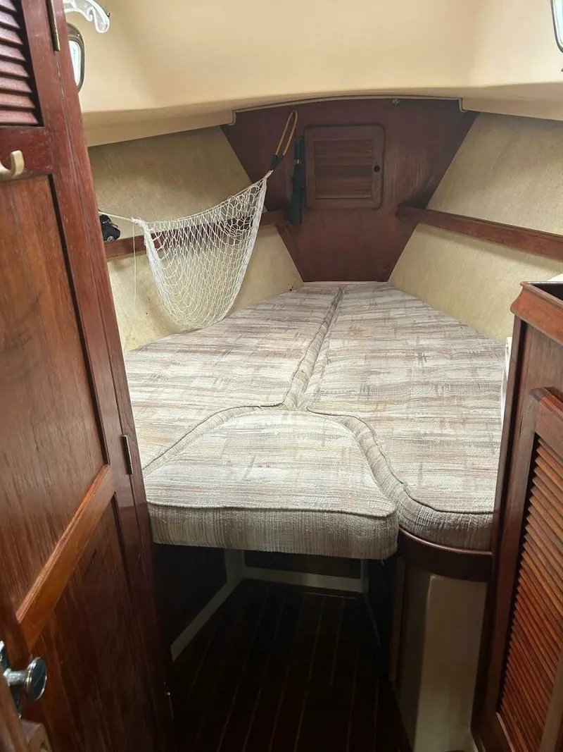 Slide: The Image of Island Packet 35 1989 - 4591088