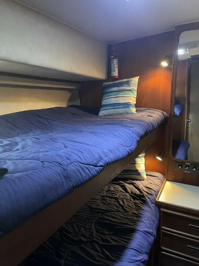 Slide: The Image of Chris-Craft Commander 422 1986 - 4632249