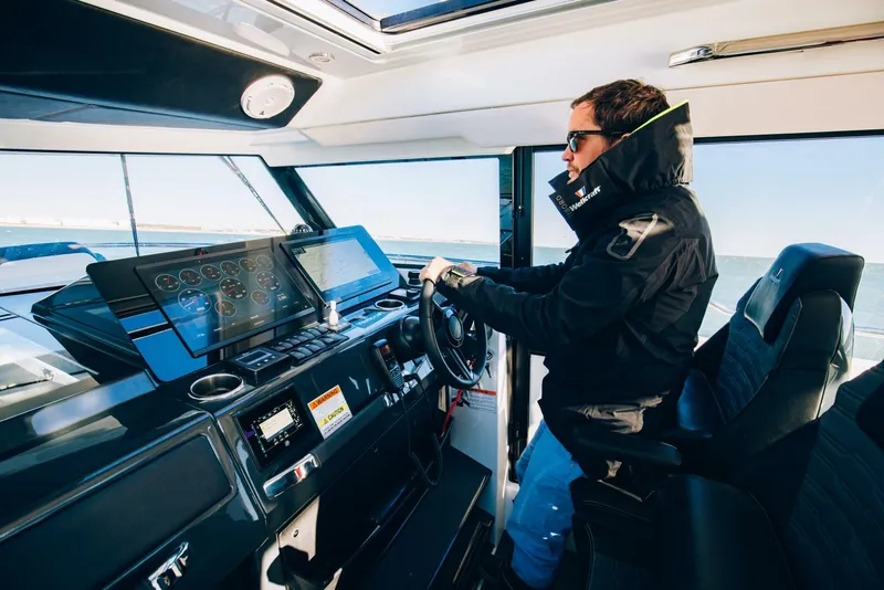 Slide: The Image of Wellcraft 38 Explorer 2025 - 4577661