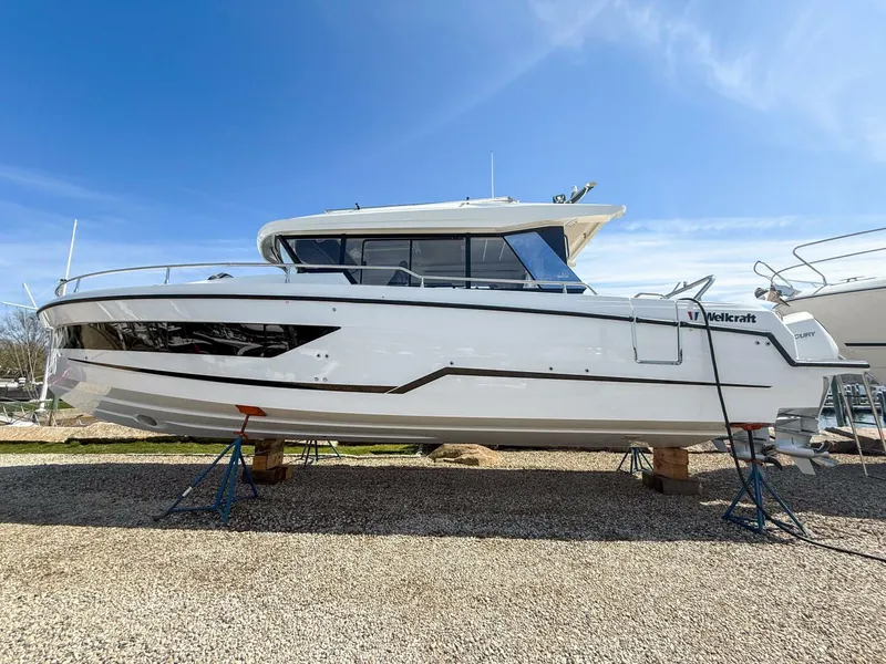 Slide: The Image of Wellcraft 38 Explorer 2025 - 5242331